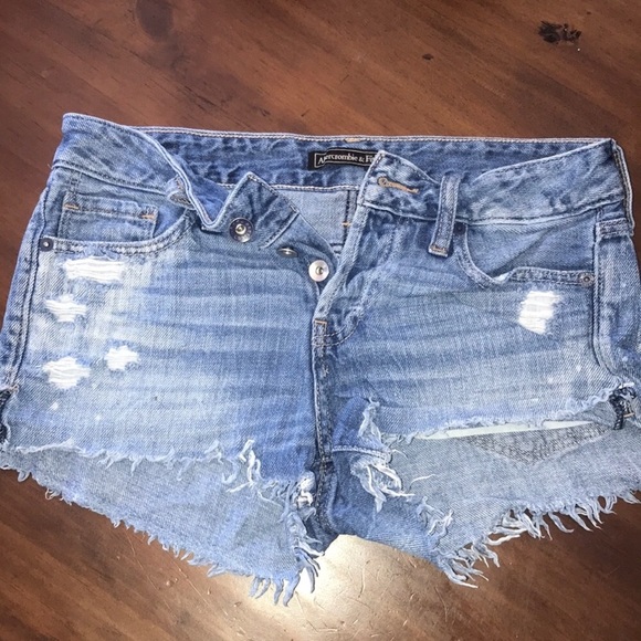Abercrombie & Fitch bundle of 4 cutoffs - Picture 5 of 5